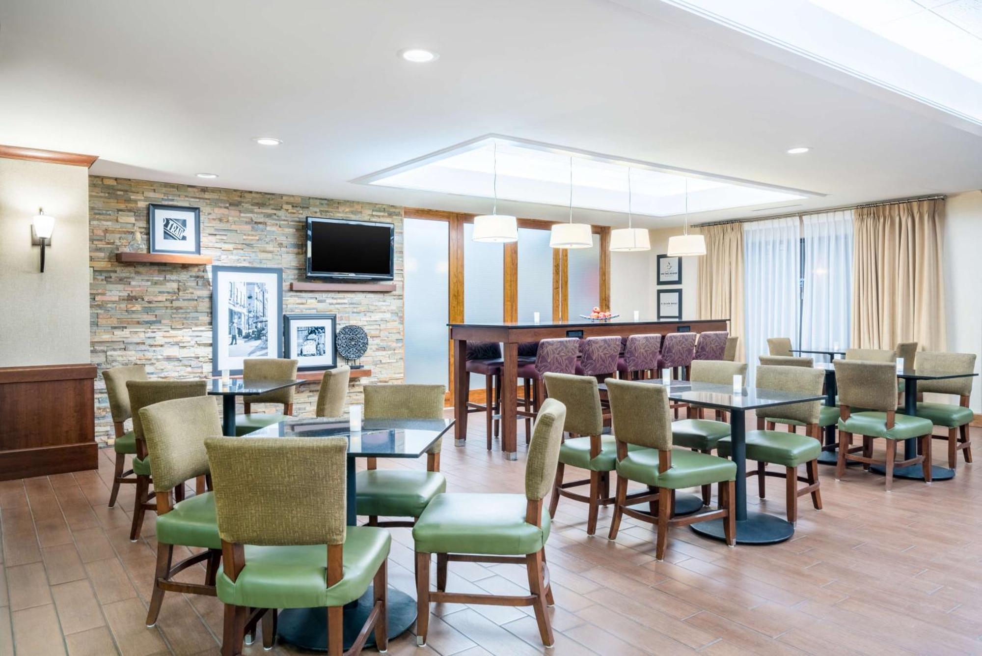 Hampton Inn Frostburg Bagian luar foto