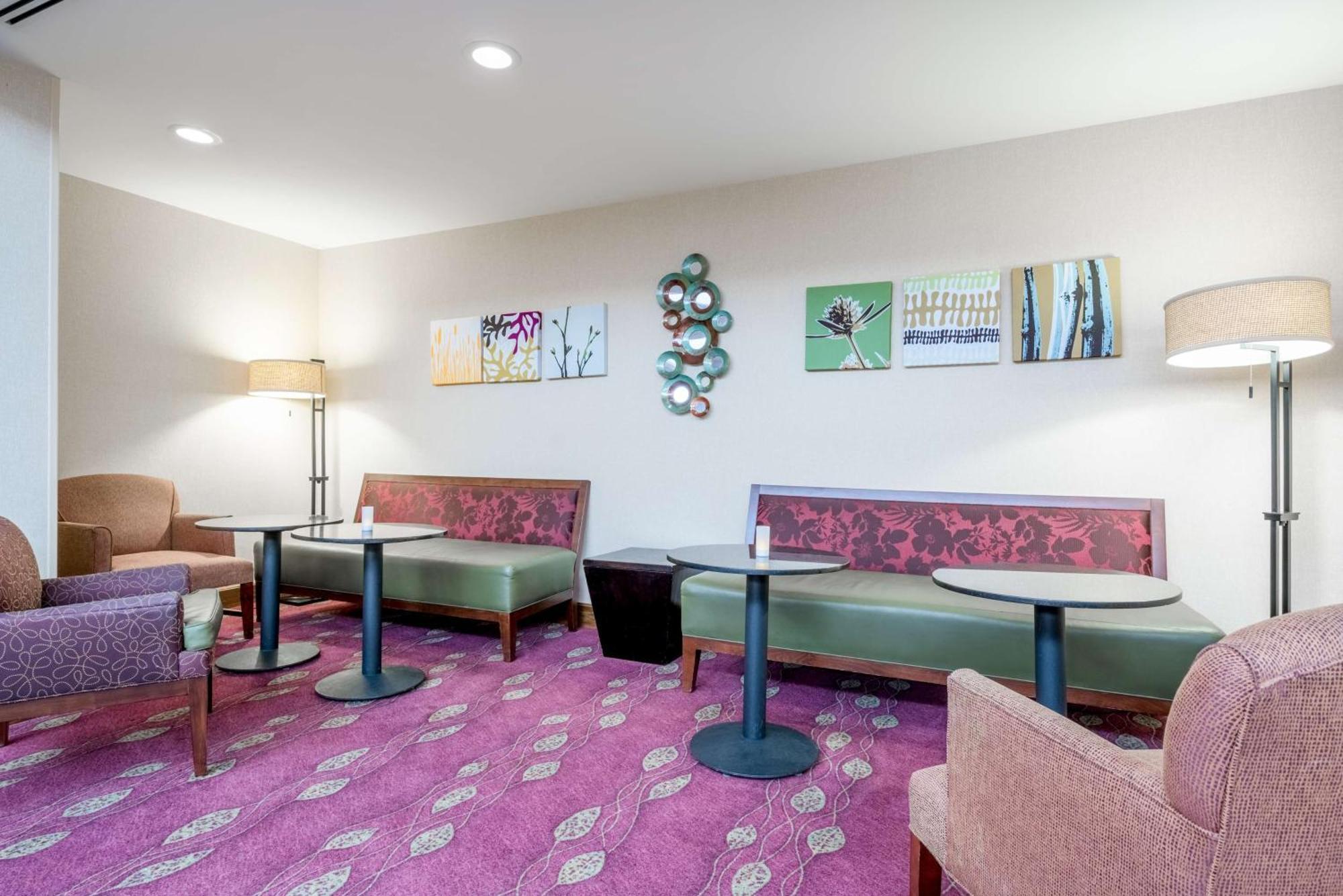 Hampton Inn Frostburg Bagian luar foto